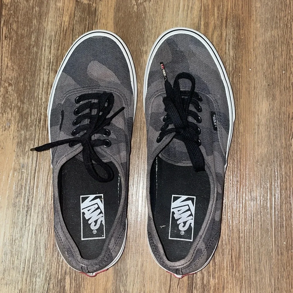 Vans | Limited Edition Authentic Sneaker (camo)